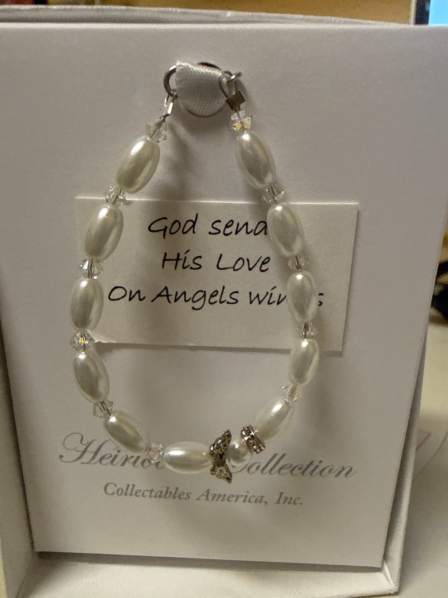 5" pearl bracelet w/ angel CJ189